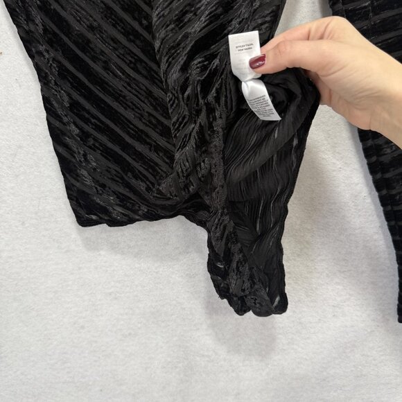 Lulus Bodysuit Womens Medium Black Velvet Burnout Long Sleeve Snap Chevron Mesh - Picture 7 of 9